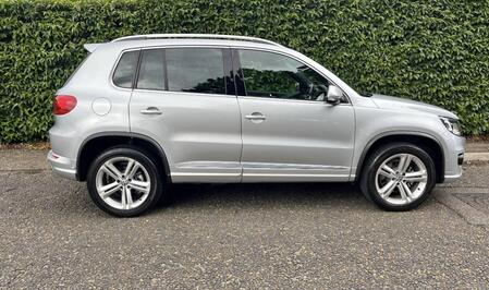 VOLKSWAGEN TIGUAN 2.0 TDI BlueMotion Tech R-Line