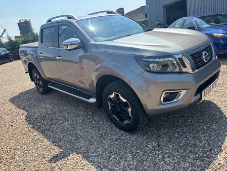 NISSAN NAVARA 2.3 dCi Tekna